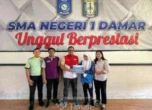 PT TIMAH Tbk Bantu Biaya Pengobatan Siswa SMA di Belitung Timur