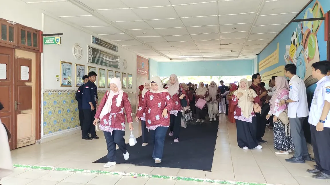 853 Siswa dan 70 Guru SMAN 1 Tanjungpandan Kunjungi SMAN 1 Simpang Pesak