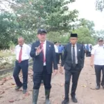 Prihatin terhadap Pengelolaan Sampah jadi Alasan Bupati Lantik Pejabat di TPA Trafo Mayang