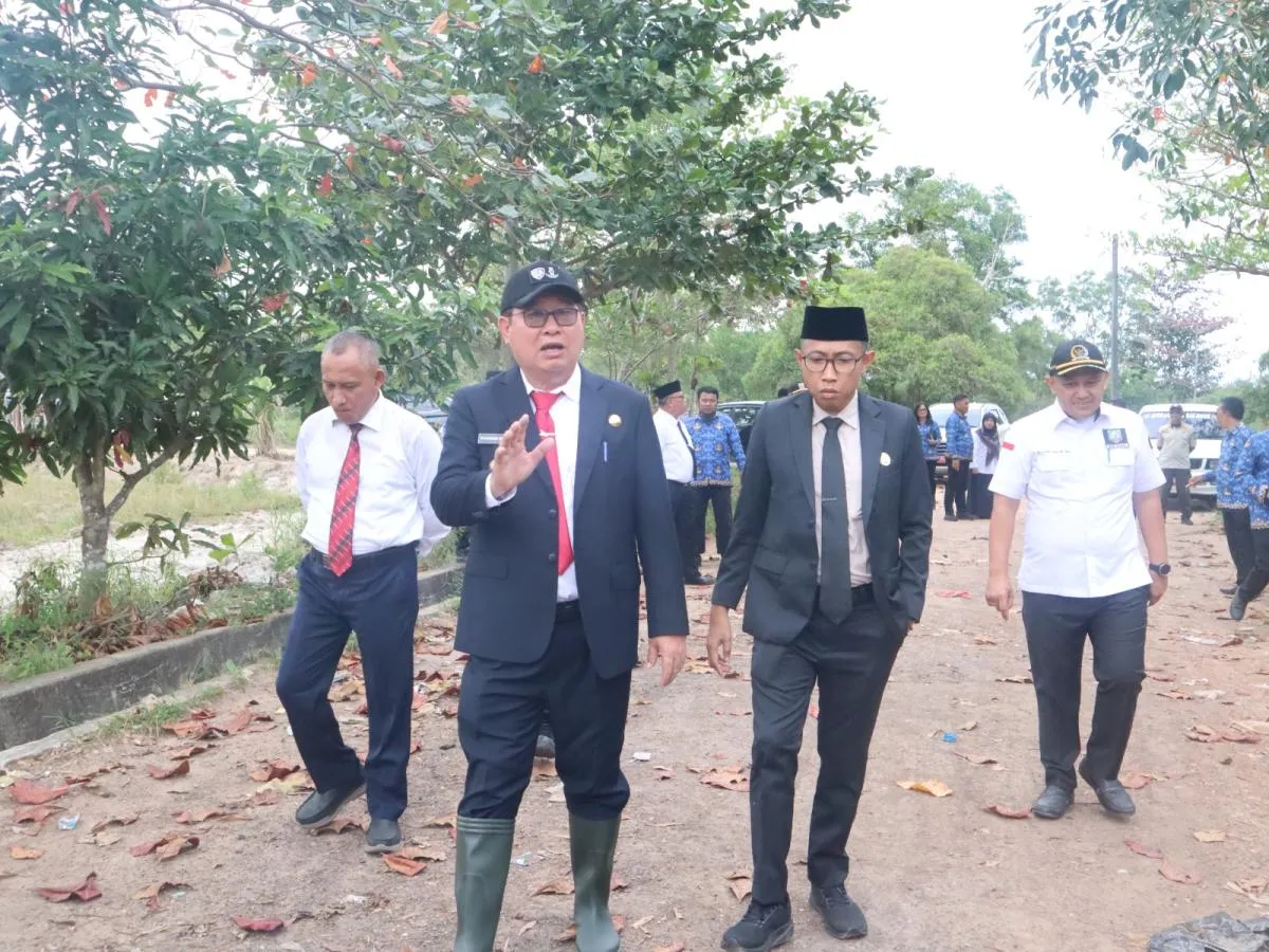 Prihatin terhadap Pengelolaan Sampah jadi Alasan Bupati Lantik Pejabat di TPA Trafo Mayang