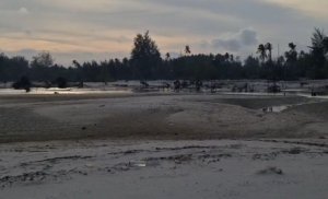 Tambang Timah di Belitung Timur Rambah Pantai dan Sumber Air, Polisi Datang Penambang “Hilang”