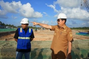 Tinjau Pembangunan SMA Unggul Garuda, Bupati Tegaskan ke Pelaksana Percepat Pekerjaan