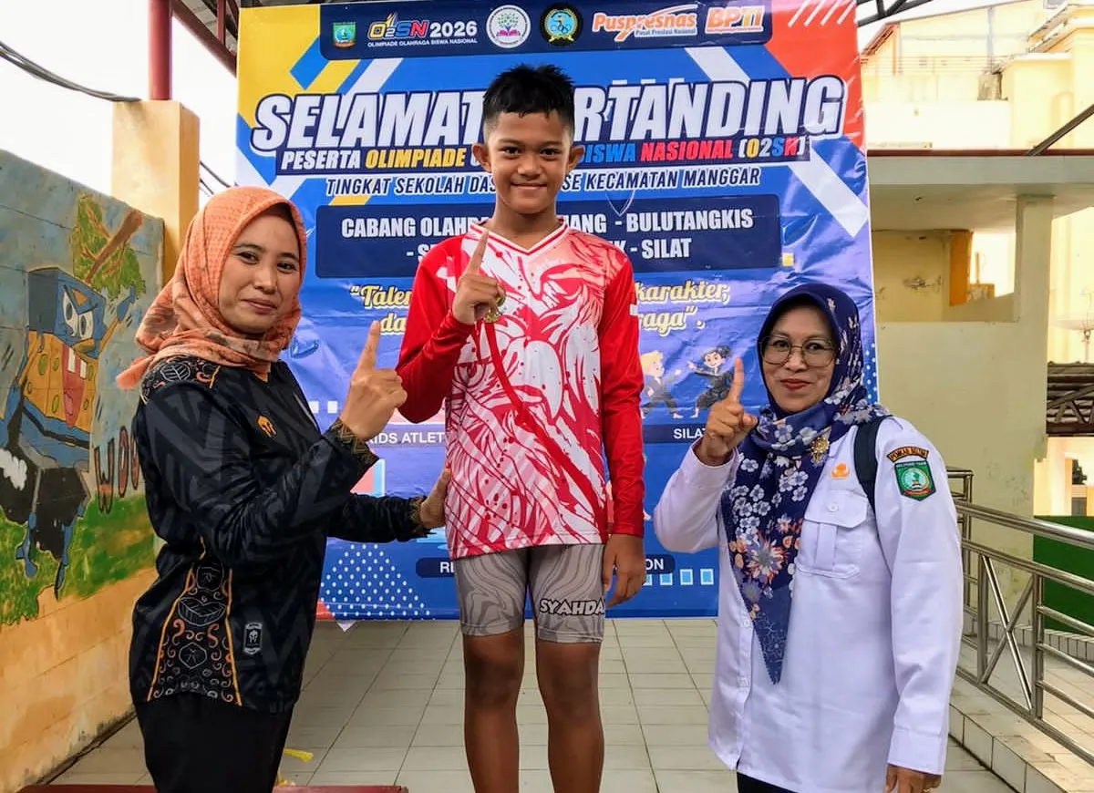 Empat Gelar Diraih Syahdan Antar SDN 17 Manggar Ukir Prestasi O2SN Cabor Renang
