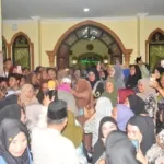 Rombongan Jemaah Haji Belitung Timur Kembali, Disambut Haru Keluarga di Masjid Agung Darussalam
